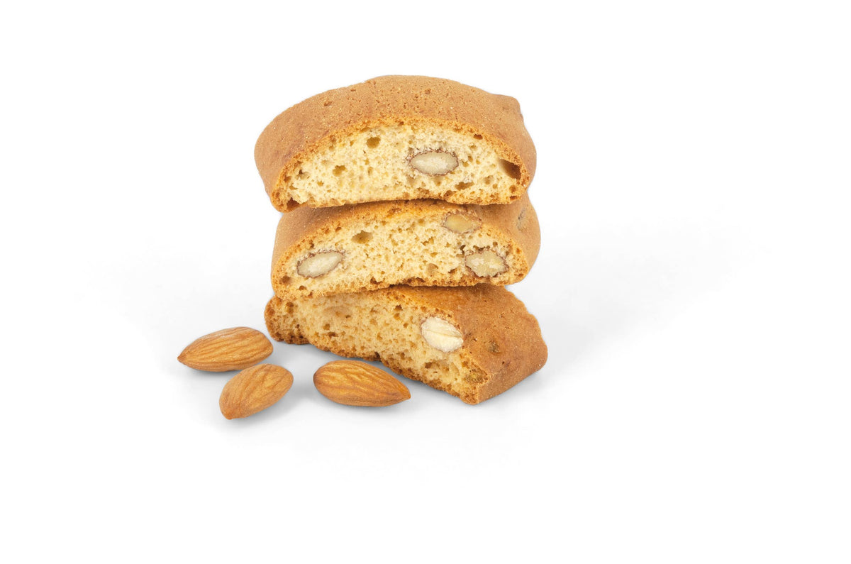 Klassische Cantuccini mit Mandeln, toskanische Tradition, handgemacht in Italien