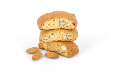 Klassische Cantuccini mit Mandeln, toskanische Tradition, handgemacht in Italien